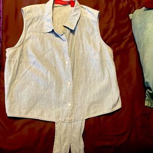 Gloria Vanderbilt Top Medium size